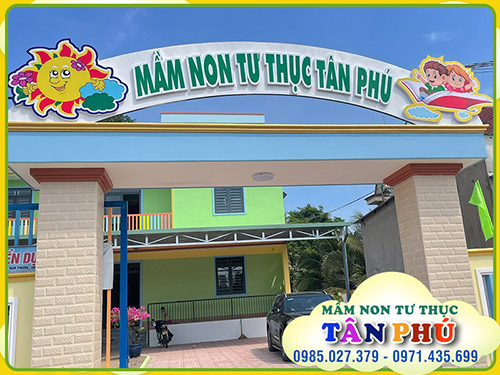 Khung cảnh sân trường